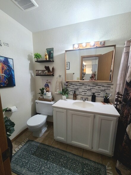 Building Photo - 631 Plaza Ct