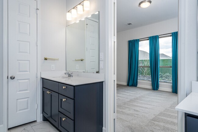 Building Photo - 12715 Plaza Solana Pl