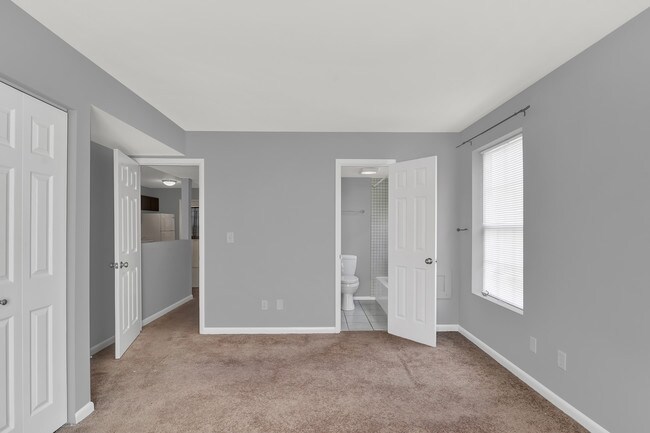 Building Photo - 102 N Caroline Pl