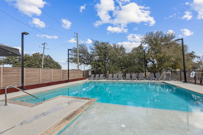 Building Photo - 3000 Chisholm Trail Rd