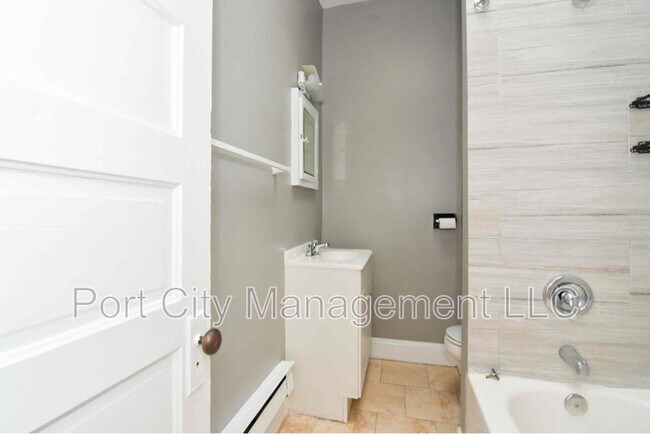 Building Photo - 5 S Wickham Rd