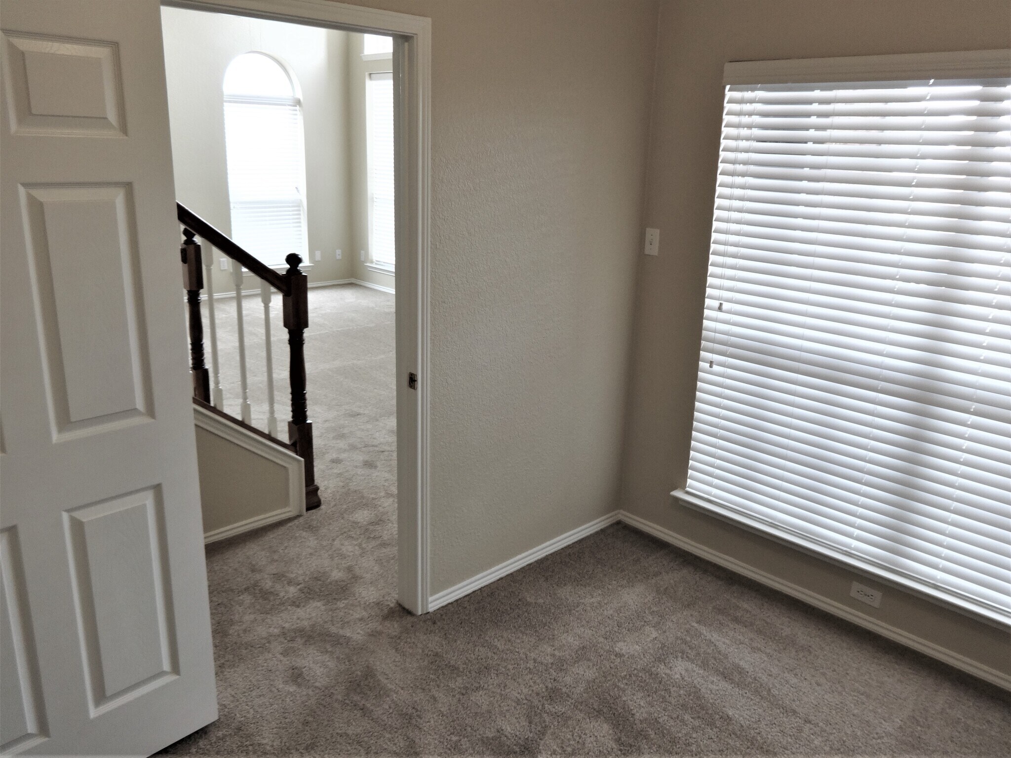 Building Photo - 1809 Mapleleaf Dr