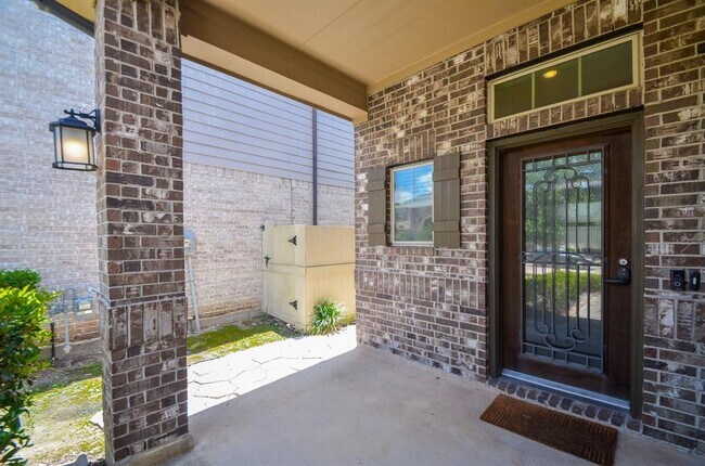 Building Photo - 1627 Summer City Dr