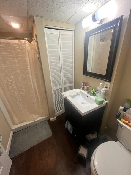 Lower-level bathroom - 1309 Ontario Cir