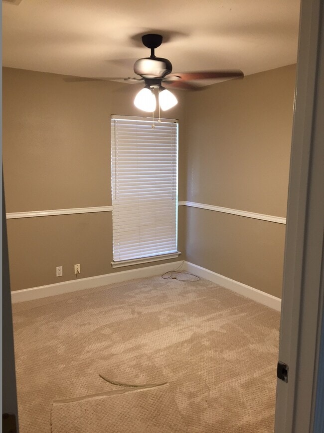 Building Photo - 13034 N Run