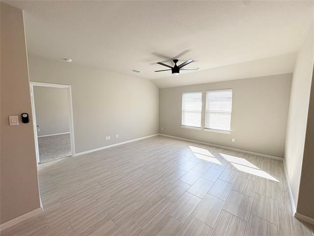 Building Photo - 533 Crestridge Dr N