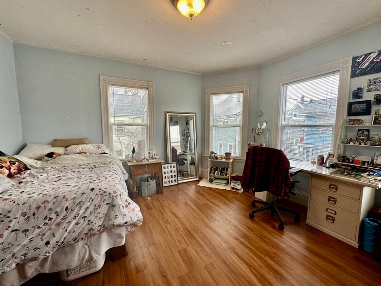 Building Photo - 45 Davenport St