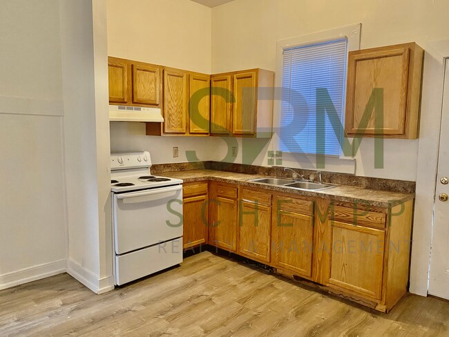 Building Photo - Updated Three Bedroom in West Louisville-Section 8 Accepted