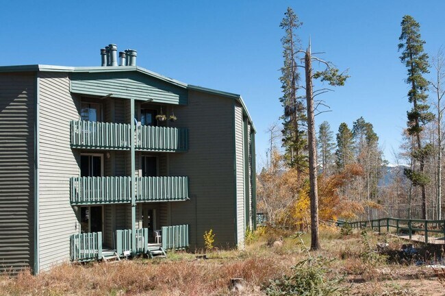 Building Photo - Long Term Rental- Treehouse Condos 302C