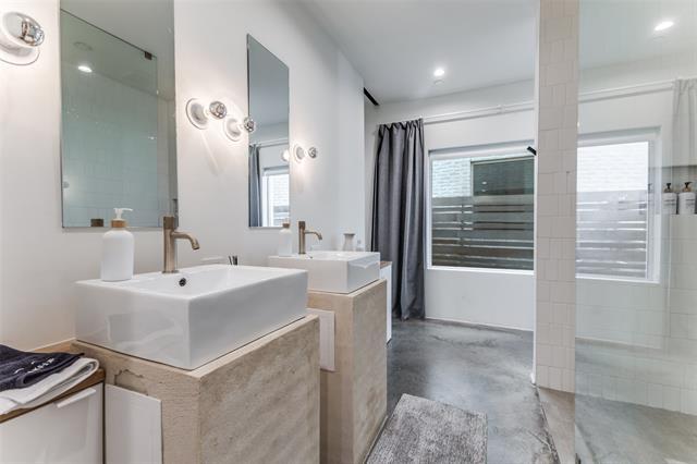 Building Photo - 308 Blackland Ct