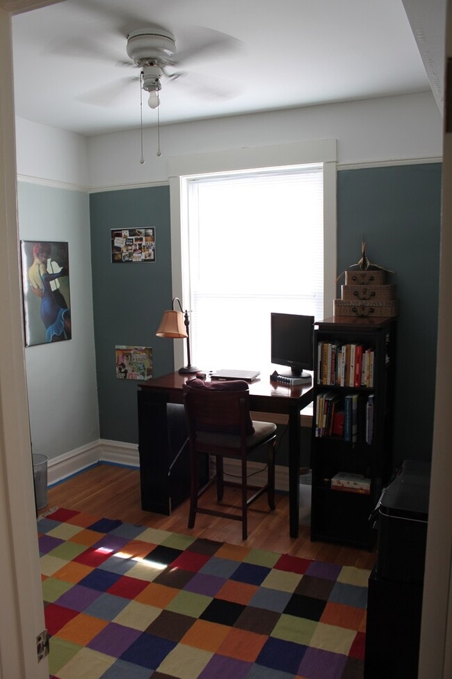 Building Photo - 4243 N Lincoln Ave