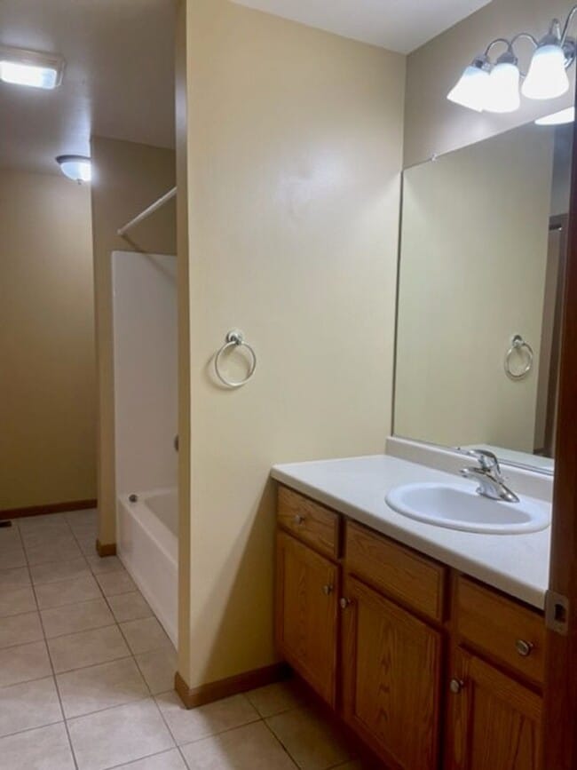 Building Photo - 3566-3572 East Meadows Place