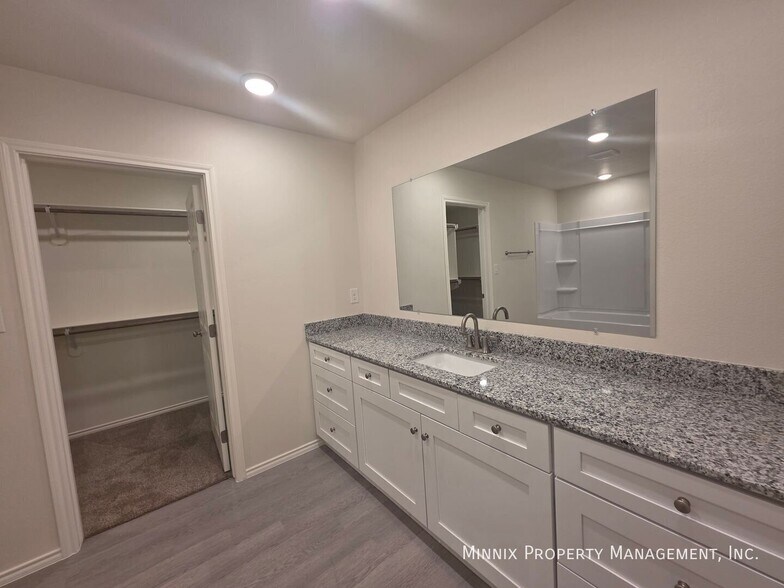 Building Photo - 1324 Hogback Wy
