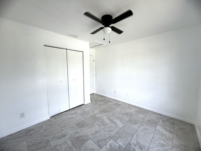 Building Photo - 2621 Nightshade Ln
