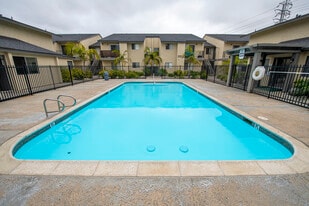 Building Photo - Orange Glen