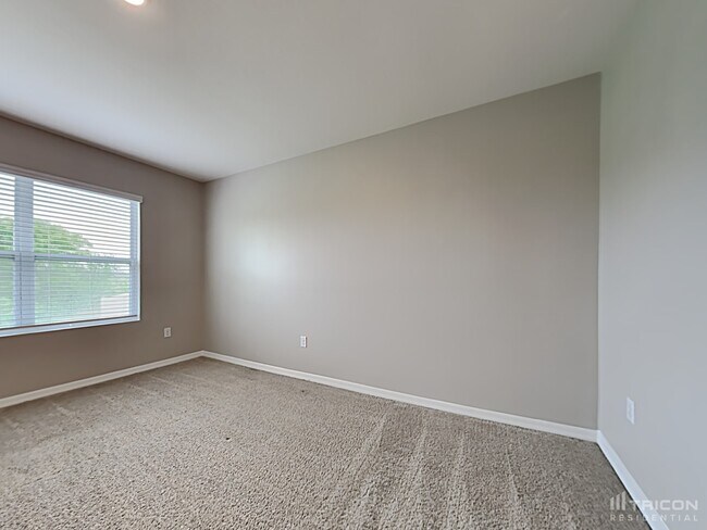 Building Photo - 242 Meadowbrook Blvd
