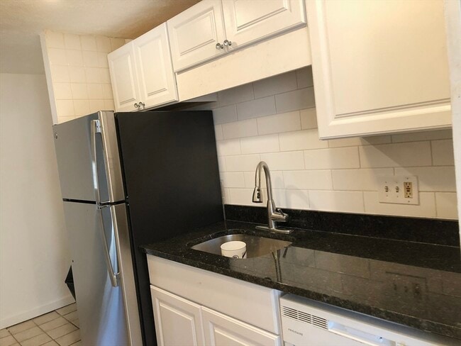 Building Photo - 269 Lake St