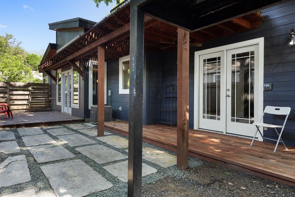 Building Photo - 1005 Mansell Ave