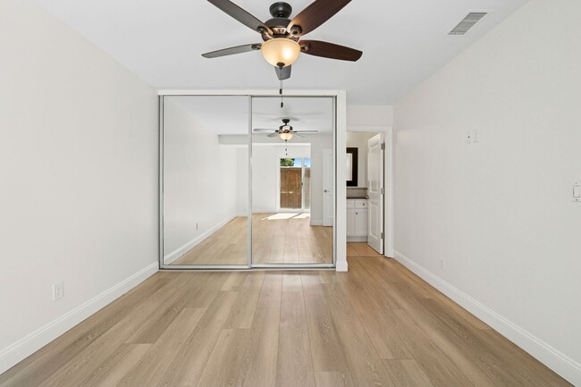 Building Photo - Private Guest House in Eastside Costa Mesa