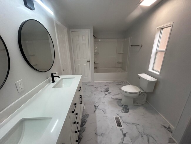 Building Photo - 1362 Winterwood Rd