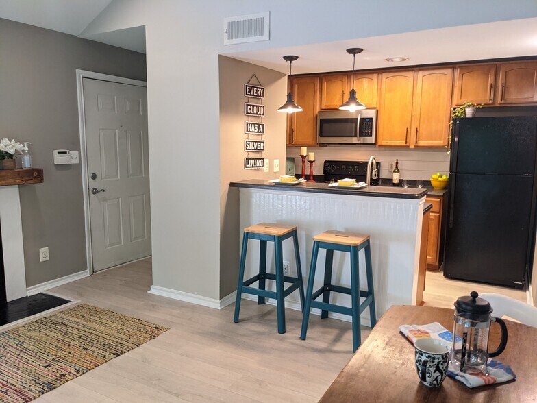 Building Photo - 12159 Penderview Ter