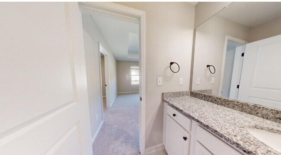 Second bedroom/ 2nd bathroom - 2101 Forrest Cv