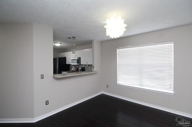 Building Photo - 7680 Chablis Cir