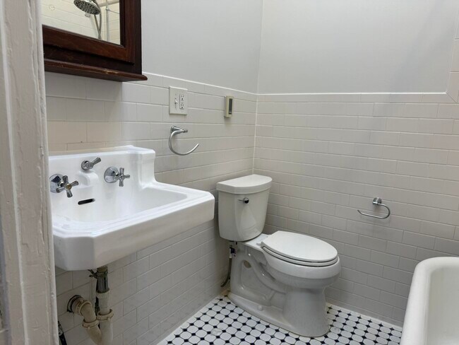 Building Photo - 60 Astor Pl