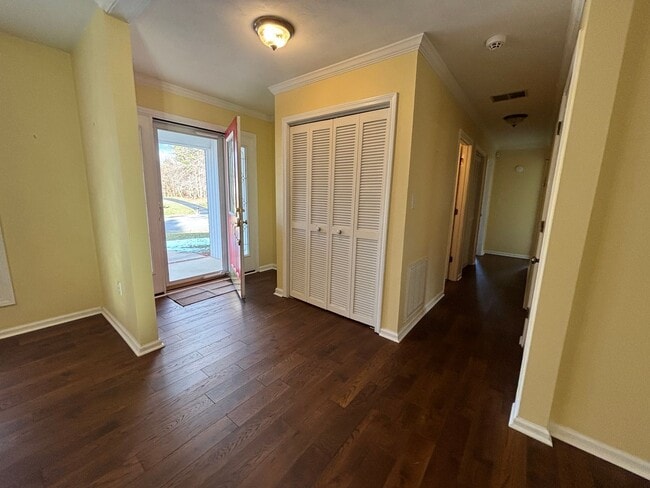 Building Photo - 136 Grimes St