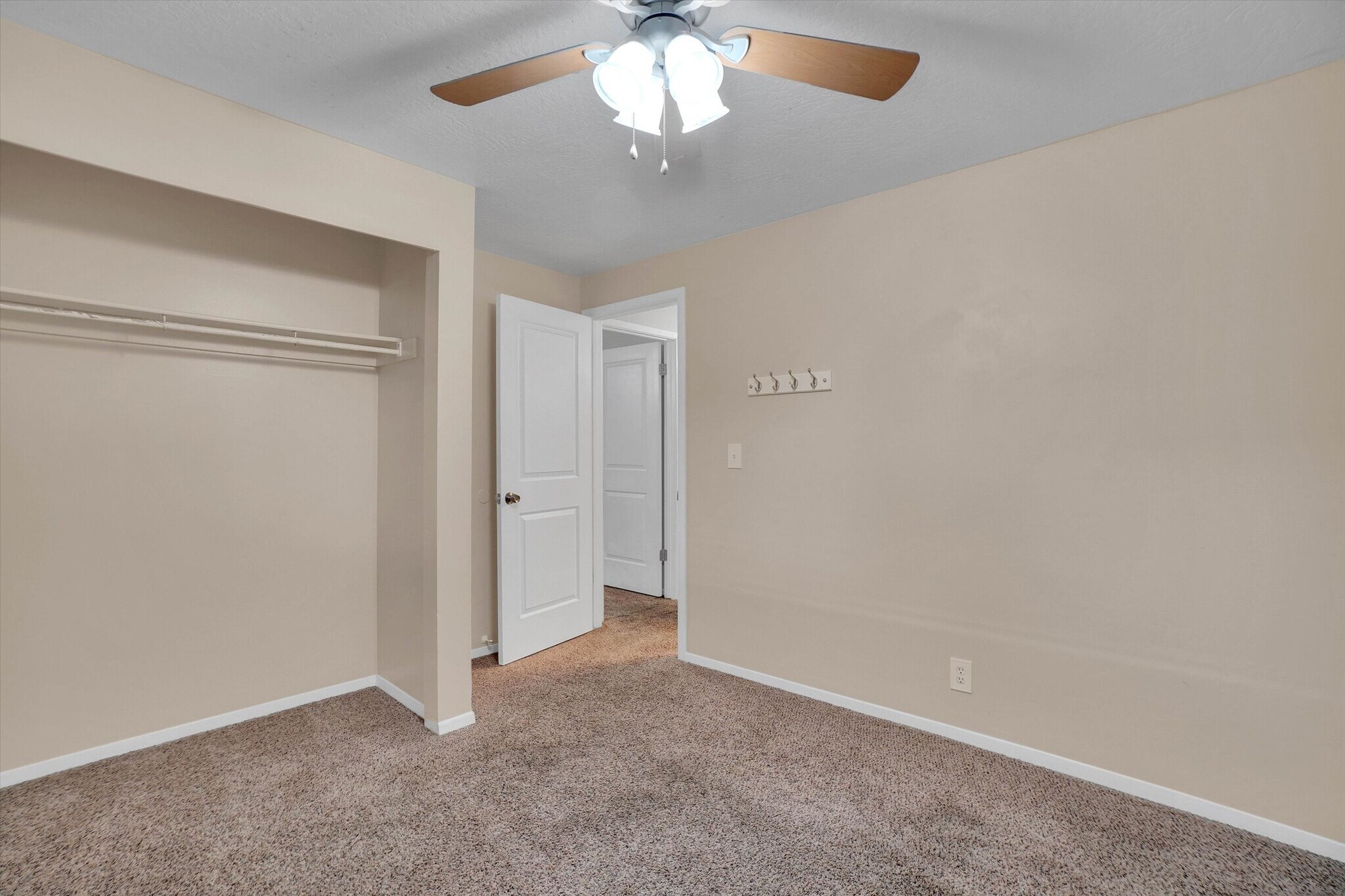 2nd bedroom - 8108 S Cottonwood Hills Cir