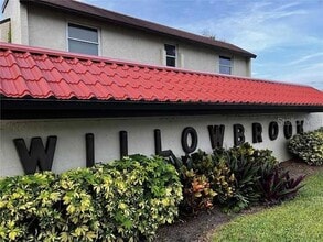 Building Photo - 1100 E Bay Dr