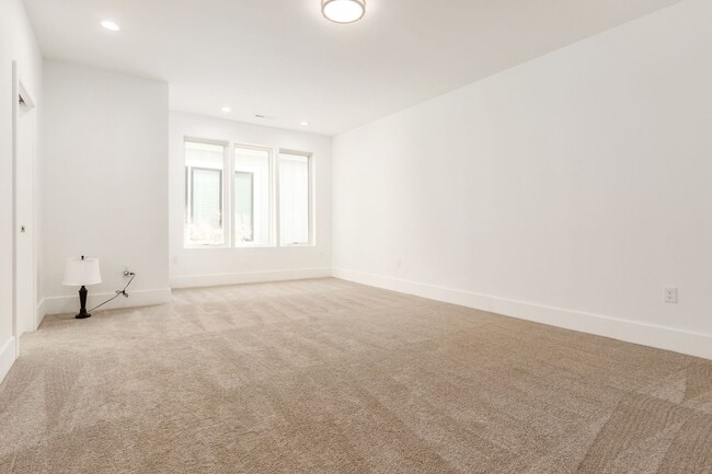 Building Photo - 2978 Bernard View Ln