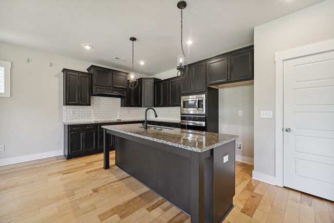 Building Photo - 444 Beacon Ridge Blvd