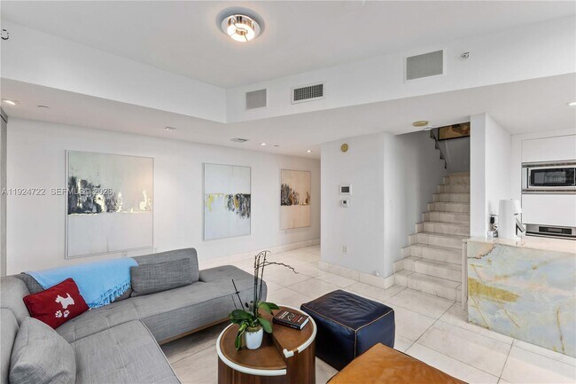 Building Photo - 900 Biscayne Blvd