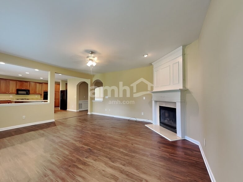 Building Photo - 2737 Autumn Bluff Way