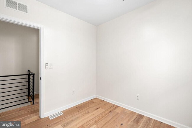 Building Photo - 29 N 54th St