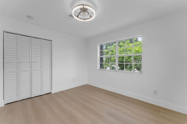 Building Photo - 7150 SW 10th St