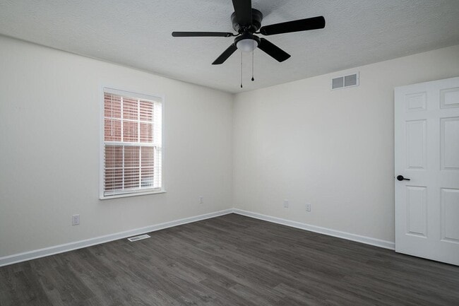 Building Photo - 154 Garnet Dr