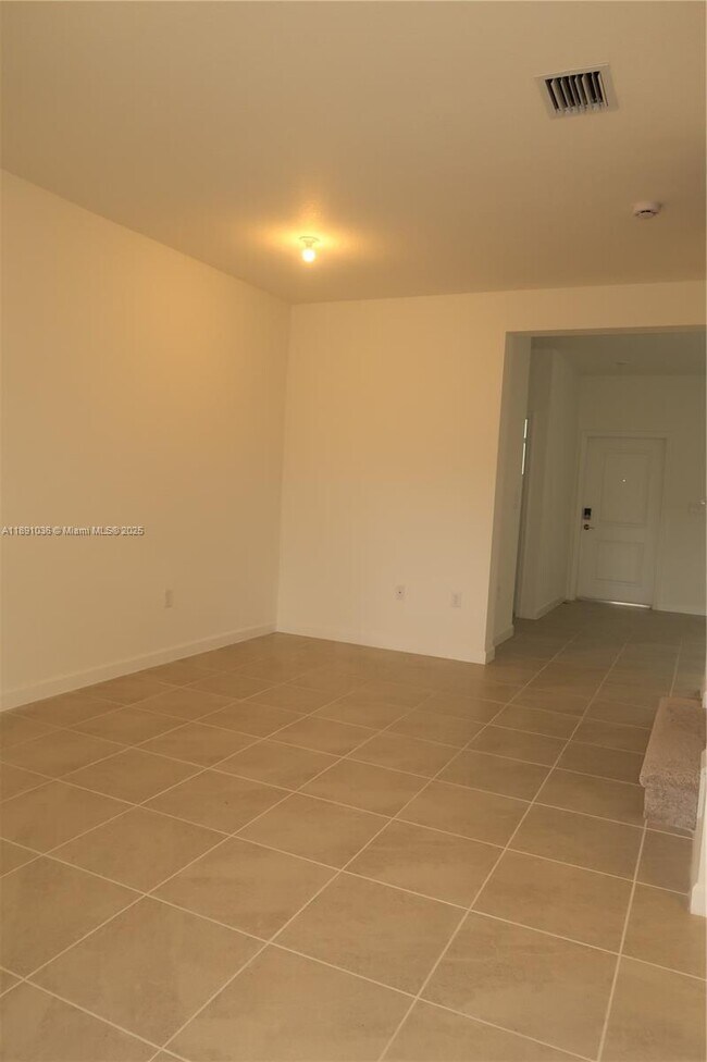 Building Photo - 1509 SE 27th Rd