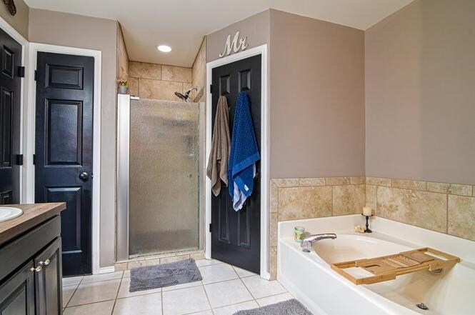 Building Photo - 4507 St Andrews Dr