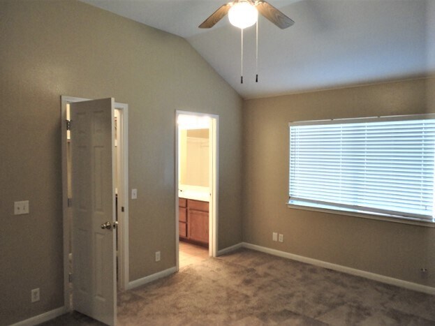 Building Photo - 200 Bailey Loop