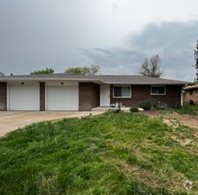 Building Photo - Newly Renovated 2 Bed 1 Bath Duplex in Nor...