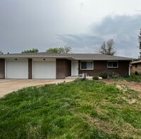 Building Photo - Newly Renovated 2 Bed 1 Bath Duplex in Nor...