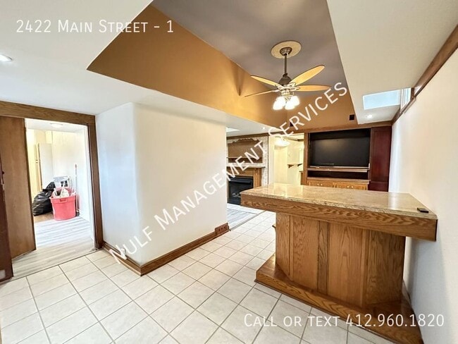 Building Photo - 2422 Main St