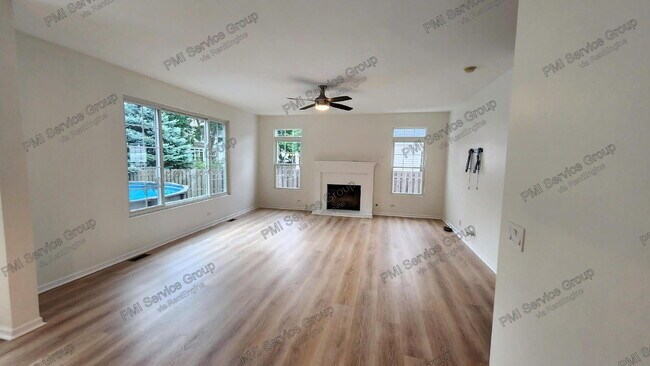 Building Photo - 1523 Schumacher Dr