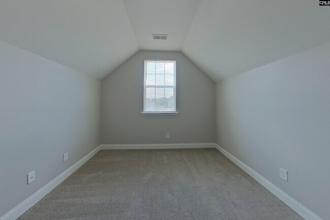 Building Photo - 11 Sedge Ct
