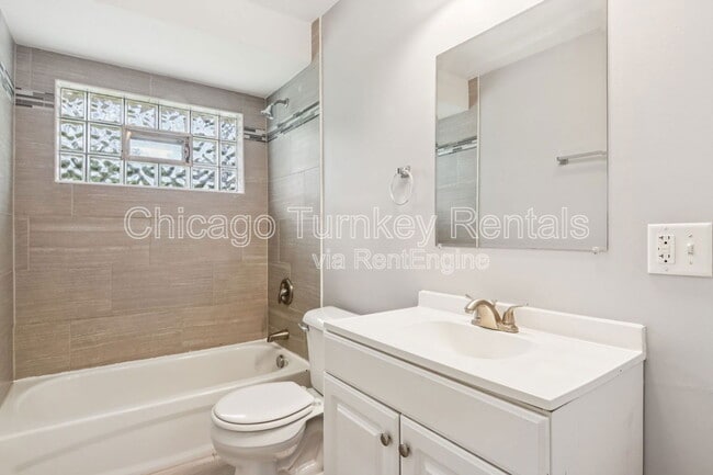 Building Photo - 16019 Circle Dr
