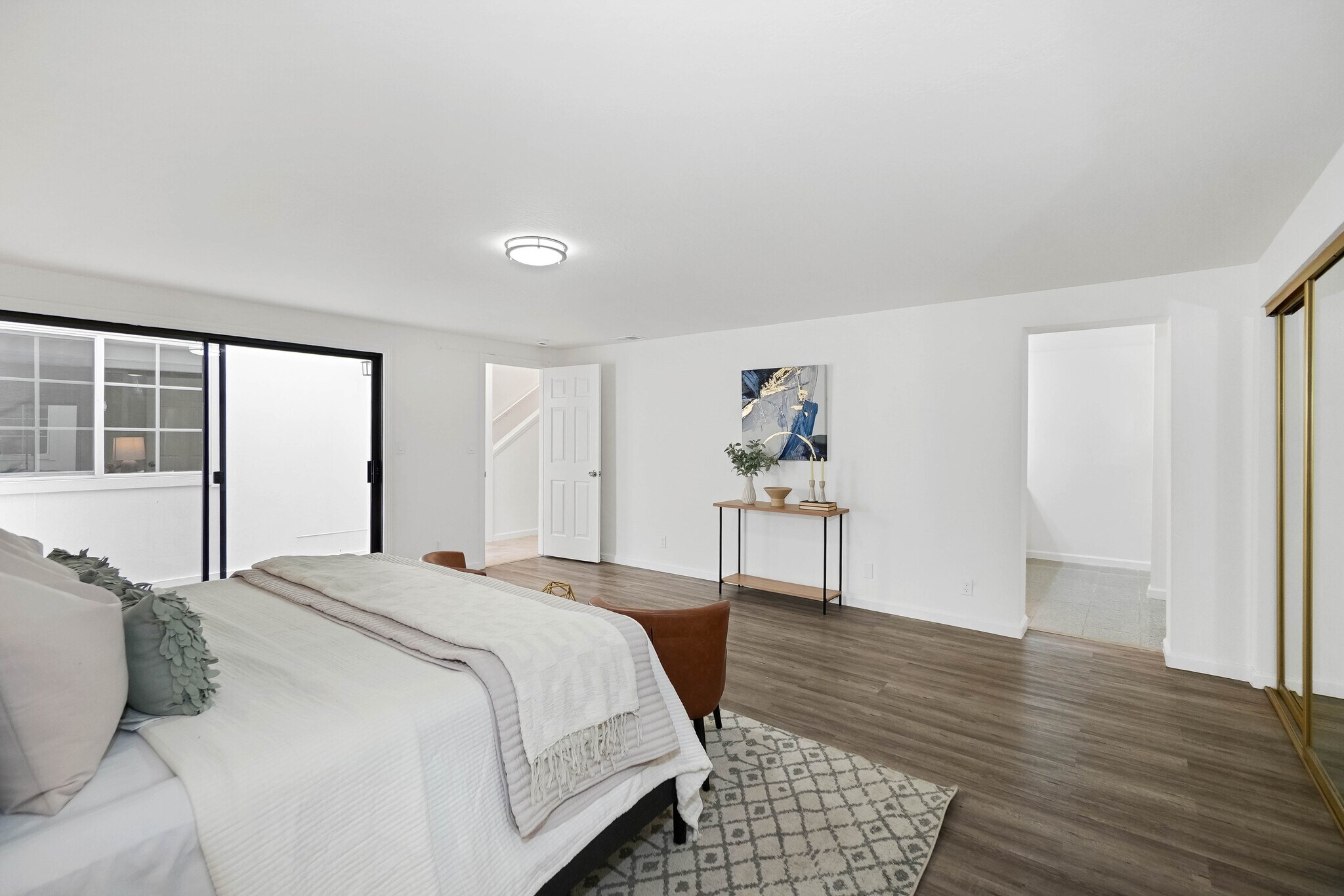 Building Photo - 584 Hillside Blvd