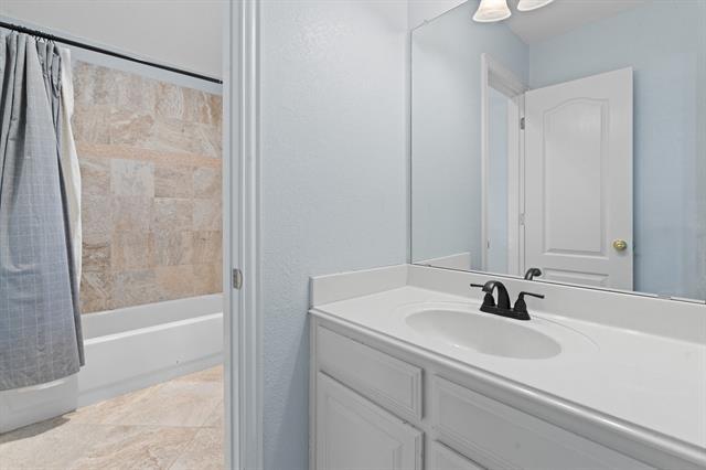 Building Photo - 4 Brookway Ct