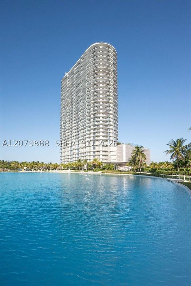 Building Photo - 2411 Laguna Cir